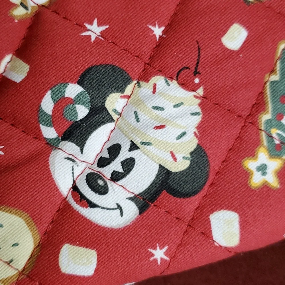 Mickey Mouse Holiday Oven Mitt Set‎ - Red